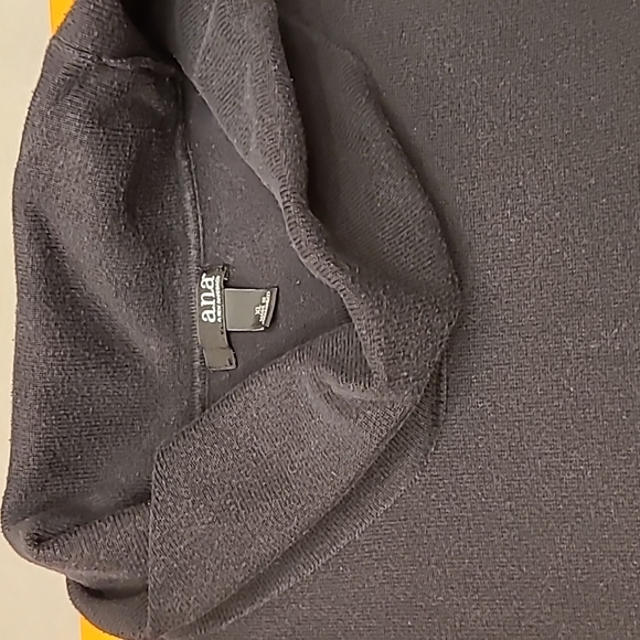 a.n.a. Women's Black Short Sleeved Turtleneck Sweater, Size XL - Picture 3 of 4